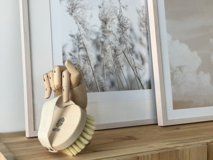 Le dry brushing ou brossage à&nbsp;sec